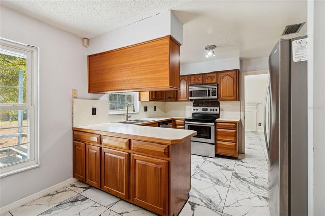 2027 PARK STREET N, St Petersburg, FL 33710