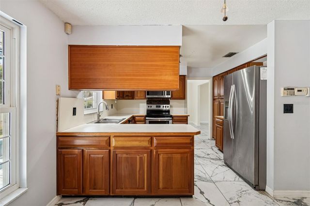 2027 PARK STREET N, St Petersburg, FL 33710