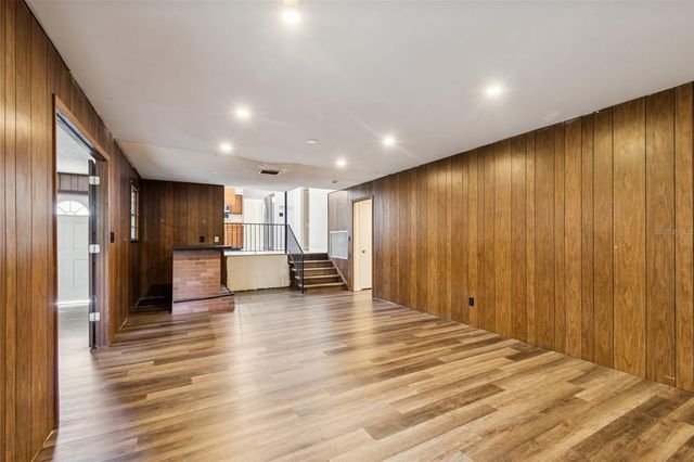 2027 PARK STREET N, St Petersburg, FL 33710