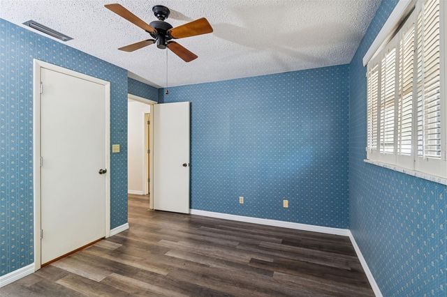 2027 PARK STREET N, St Petersburg, FL 33710