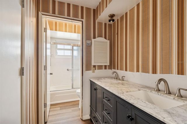 2027 PARK STREET N, St Petersburg, FL 33710