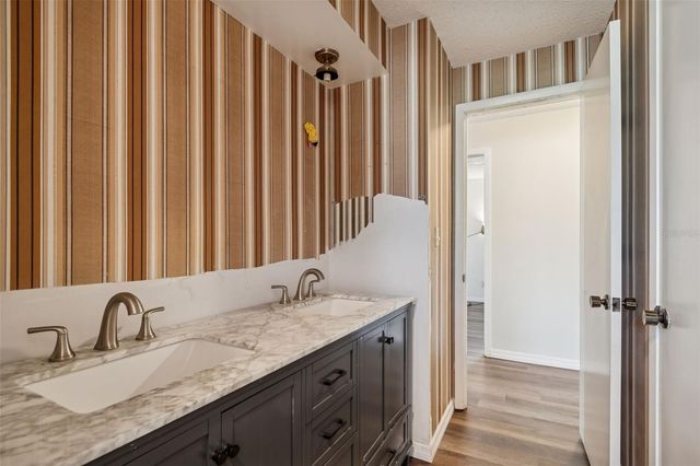 2027 PARK STREET N, St Petersburg, FL 33710