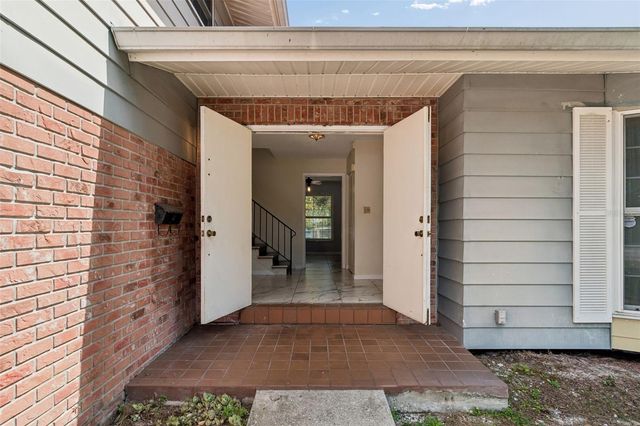 2027 PARK STREET N, St Petersburg, FL 33710