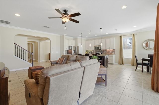 1154 FOUNTAIN COIN LOOP, Orlando, FL 32828