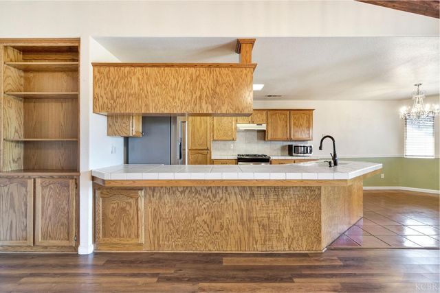 2059 Saratoga Place, Hanford, CA 93230