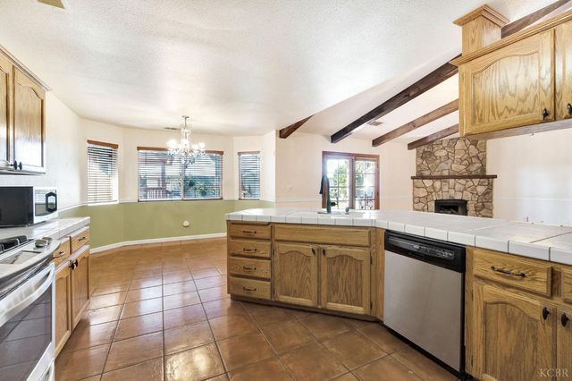 2059 Saratoga Place, Hanford, CA 93230