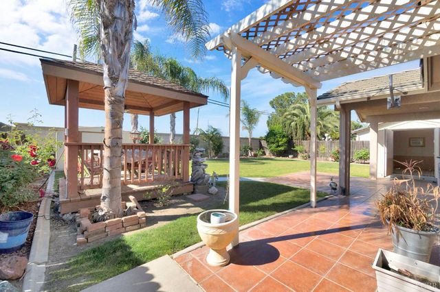 2059 Saratoga Place, Hanford, CA 93230