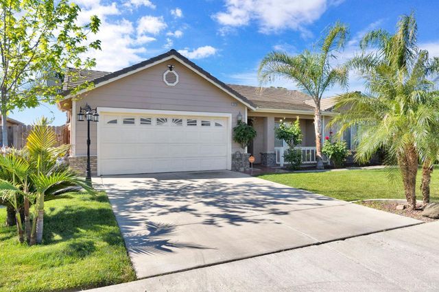 2059 Saratoga Place, Hanford, CA 93230