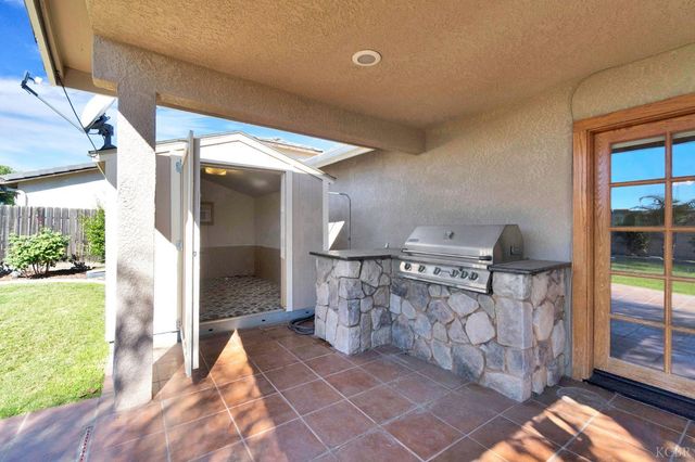 2059 Saratoga Place, Hanford, CA 93230