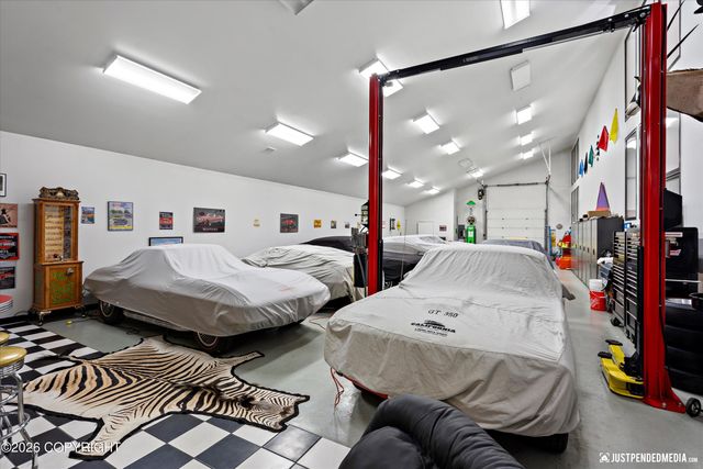 9900 Hillhaven Circle, Anchorage, AK 99507