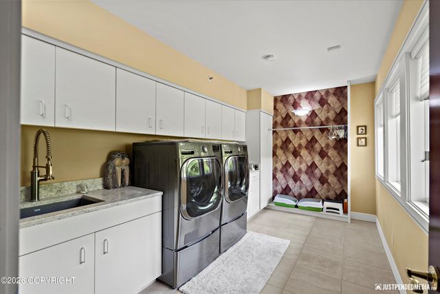 9900 Hillhaven Circle, Anchorage, AK 99507