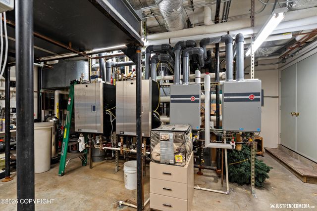 9900 Hillhaven Circle, Anchorage, AK 99507