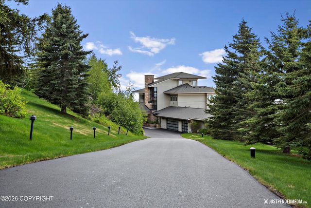 9900 Hillhaven Circle, Anchorage, AK 99507