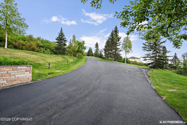 9900 Hillhaven Circle, Anchorage, AK 99507