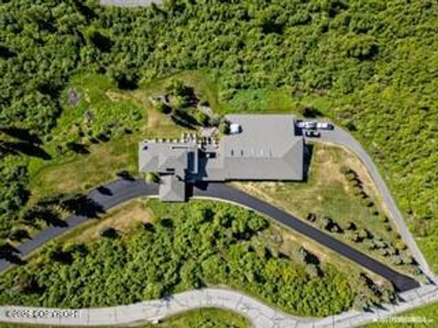 9900 Hillhaven Circle, Anchorage, AK 99507