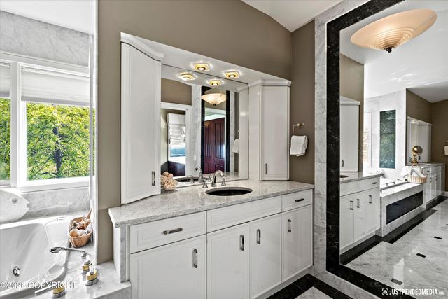 9900 Hillhaven Circle, Anchorage, AK 99507