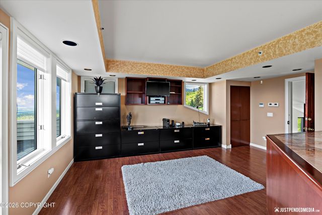 9900 Hillhaven Circle, Anchorage, AK 99507