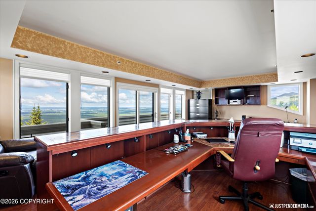 9900 Hillhaven Circle, Anchorage, AK 99507