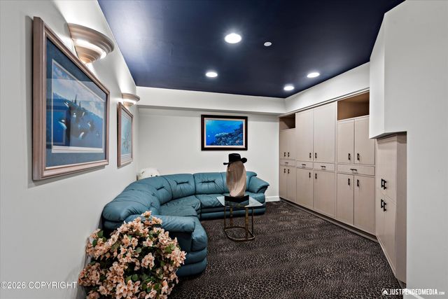 9900 Hillhaven Circle, Anchorage, AK 99507