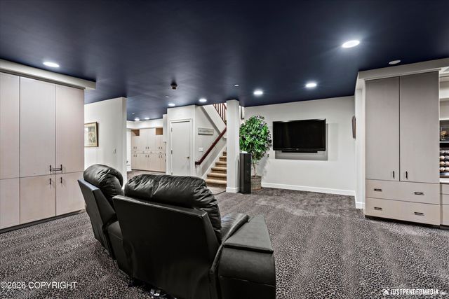 9900 Hillhaven Circle, Anchorage, AK 99507