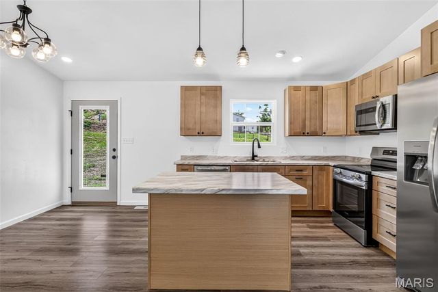 812 Kennett St, De Soto, MO 63020