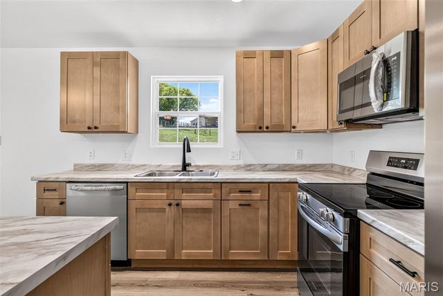 812 Kennett St, De Soto, MO 63020