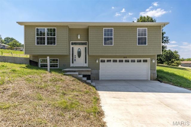 812 Kennett St, De Soto, MO 63020