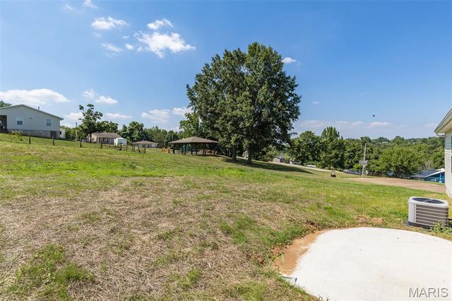 812 Kennett St, De Soto, MO 63020