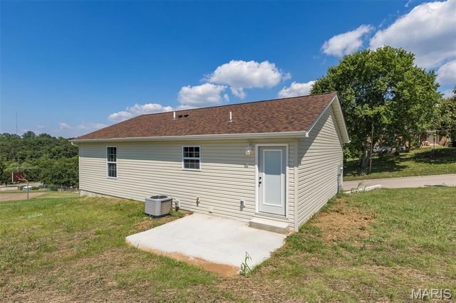 812 Kennett St, De Soto, MO 63020