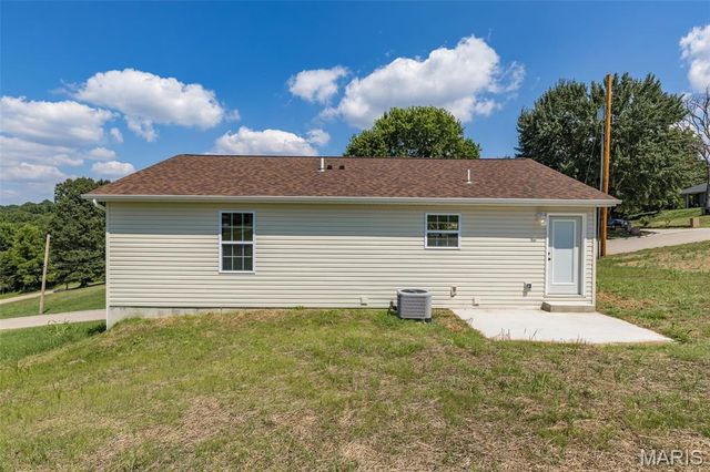 812 Kennett St, De Soto, MO 63020