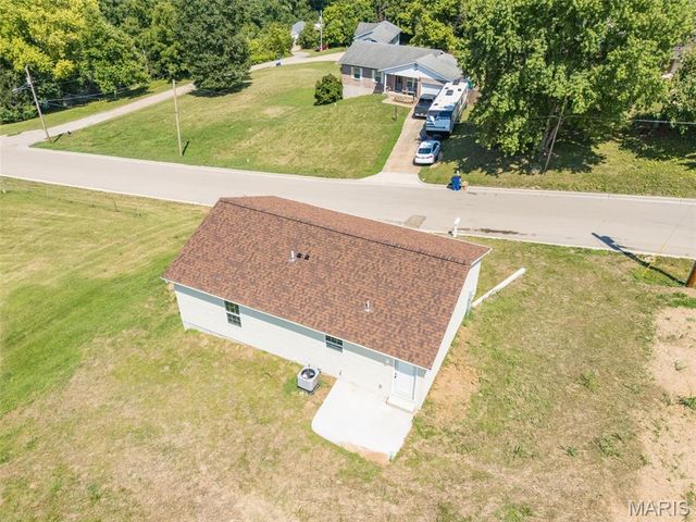 812 Kennett St, De Soto, MO 63020