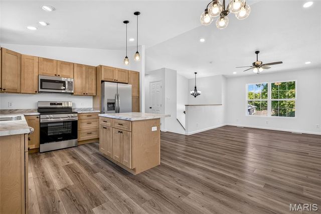 812 Kennett St, De Soto, MO 63020