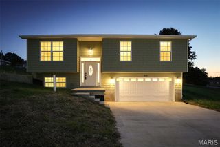 812 Kennett St, De Soto, MO 63020