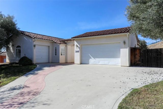 1639 Kleck, Paso Robles, CA 93446