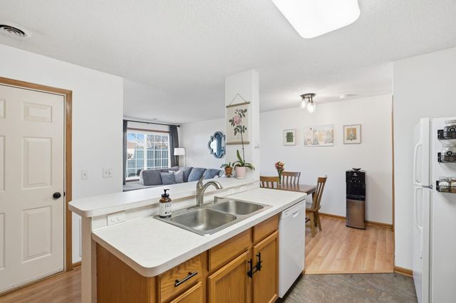 6240 158th Street W 59, Apple Valley, MN 55124