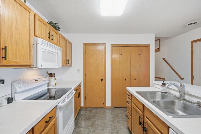 6240 158th Street W 59, Apple Valley, MN 55124