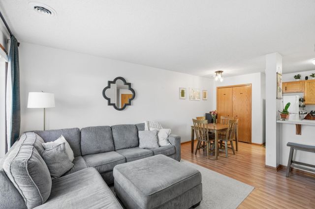 6240 158th Street W 59, Apple Valley, MN 55124