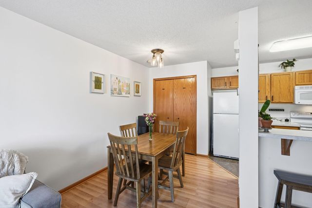 6240 158th Street W 59, Apple Valley, MN 55124