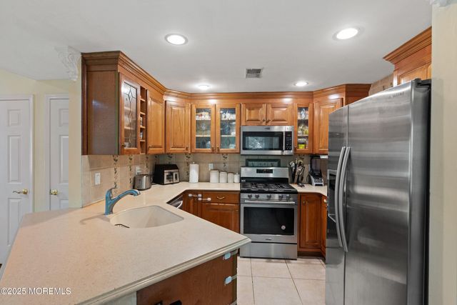 28 Melrose Drive, 1A, Toms River, NJ 08753