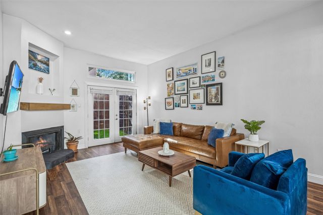 4006 Holland Avenue A, Dallas, TX 75219