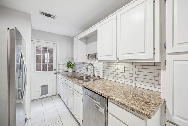 4006 Holland Avenue A, Dallas, TX 75219