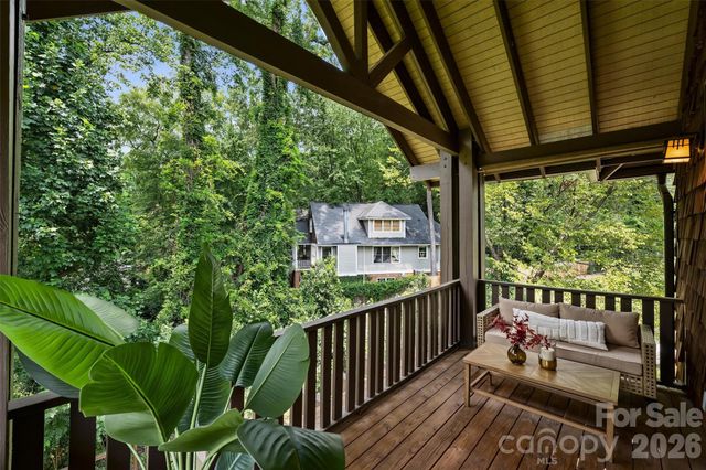 1611 Tippah Park Court, Charlotte, NC 28205
