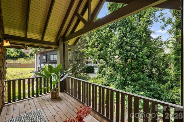 1611 Tippah Park Court, Charlotte, NC 28205