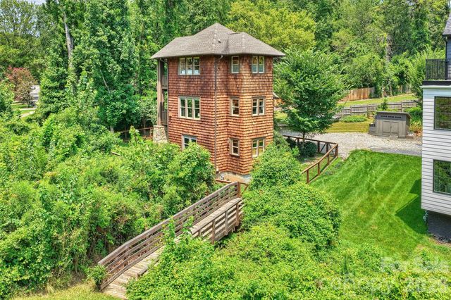 1611 Tippah Park Court, Charlotte, NC 28205
