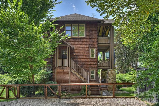 1611 Tippah Park Court, Charlotte, NC 28205