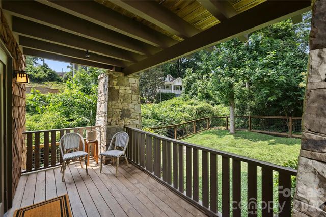 1611 Tippah Park Court, Charlotte, NC 28205