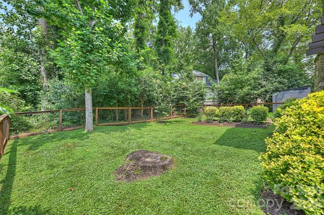1611 Tippah Park Court, Charlotte, NC 28205