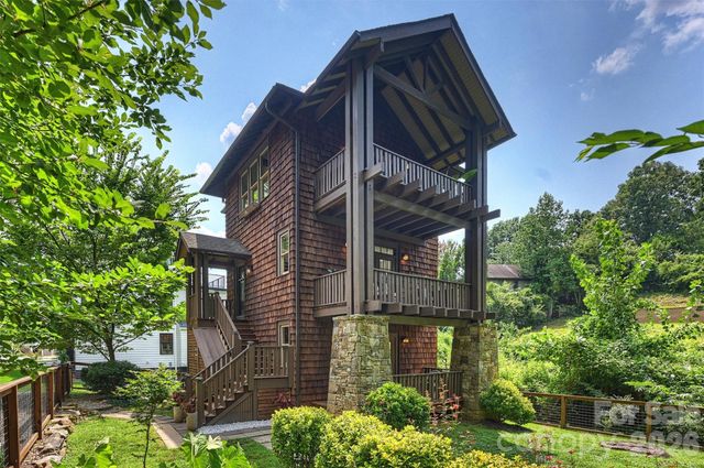 1611 Tippah Park Court, Charlotte, NC 28205