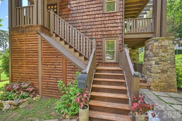 1611 Tippah Park Court, Charlotte, NC 28205