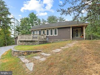 26 PATHFINDER LN, Hedgesville, WV 25427